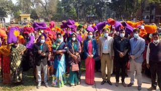 পলাশে অসহায় শীতার্তদের মাঝে কম্বল বিতরণ পলাশে অসহায় শীতার্তদের মাঝে কম্বল বিতরণ